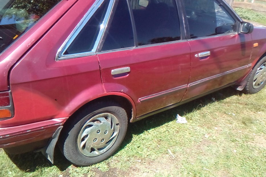 Продам Mazda 323 1986 года в г. Новоград-Волынский, Житомирская область