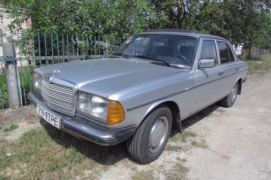 Продам Mercedes-Benz 300 123 1982 года в г. Малин, Житомирская область