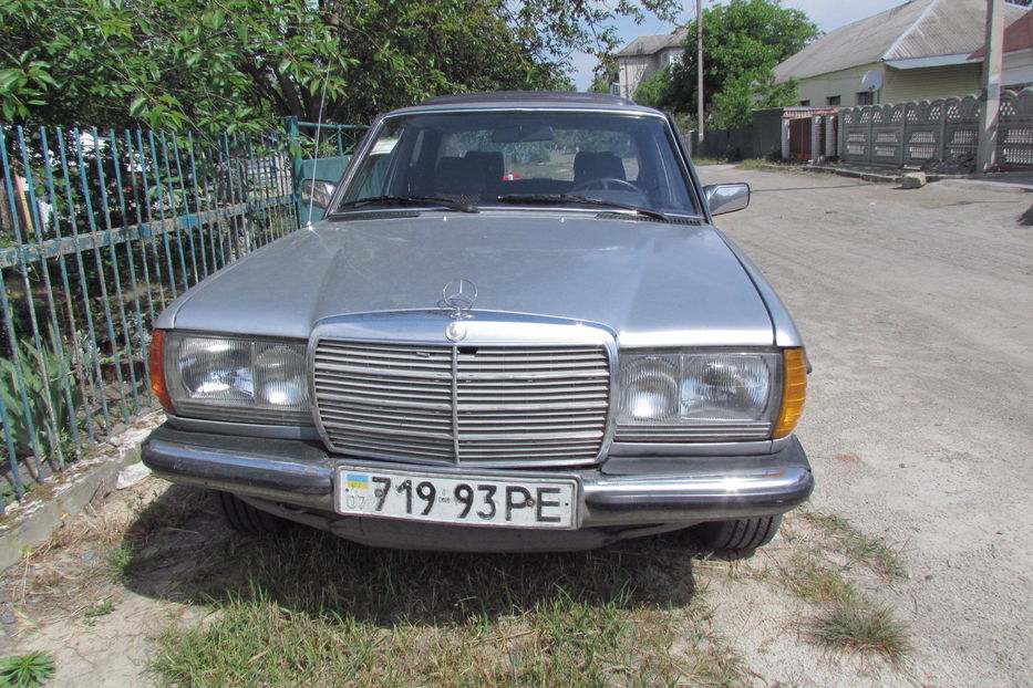 Продам Mercedes-Benz 300 123 1982 года в г. Малин, Житомирская область