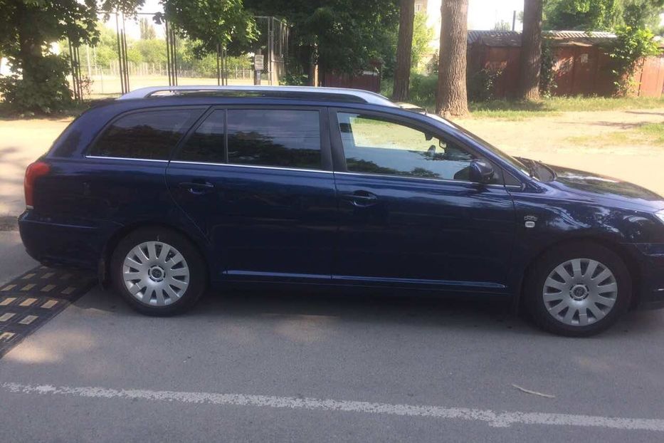 Продам Toyota Avensis 2004 года в Киеве