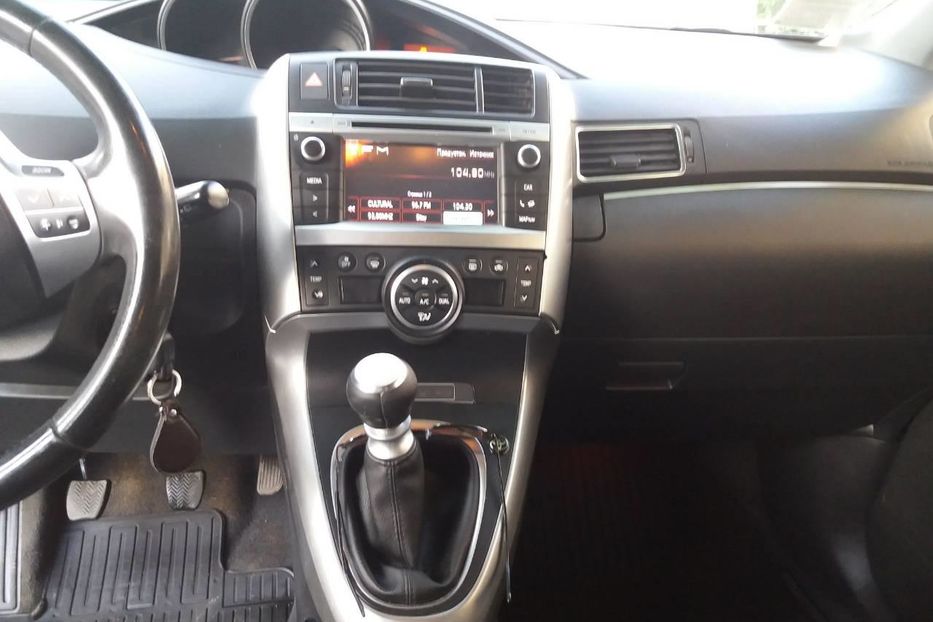 Продам Toyota Corolla Verso 2013 года в г. Каменец-Подольский, Хмельницкая область
