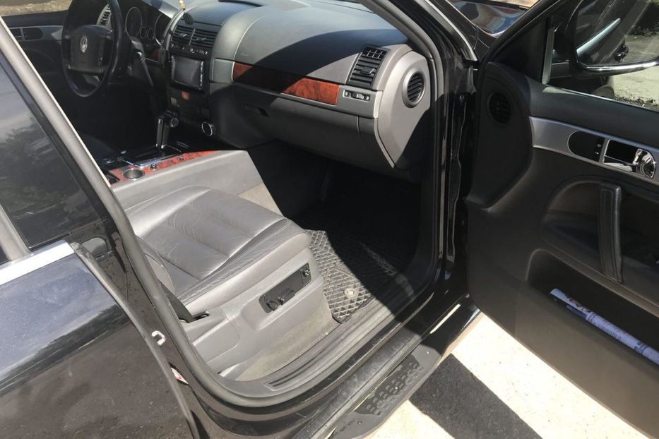 Продам Volkswagen Touareg 2005 года в Киеве