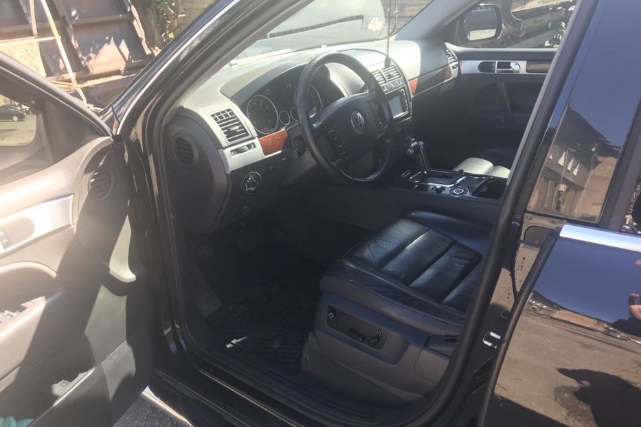 Продам Volkswagen Touareg 2005 года в Киеве