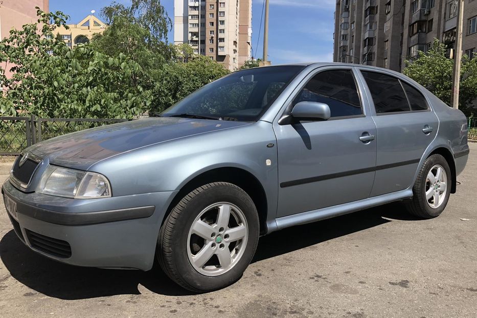 Продам Skoda Octavia элеганс 2002 года в Киеве