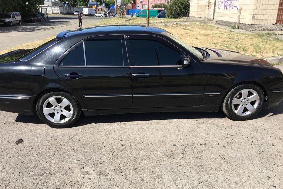 Продам Mercedes-Benz E-Class E240 W210 Avangarde 2002 года в Киеве