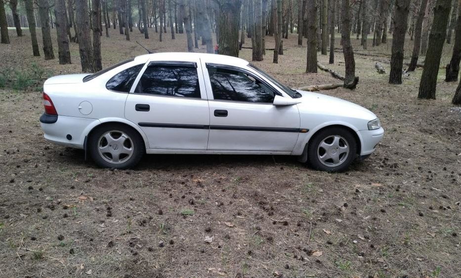 Продам Opel Vectra B 1996 года в г. Каменское, Днепропетровская область