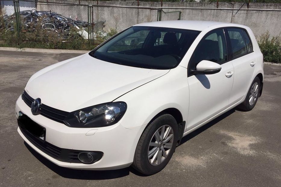 Продам Volkswagen Golf  VI 2012 года в Киеве