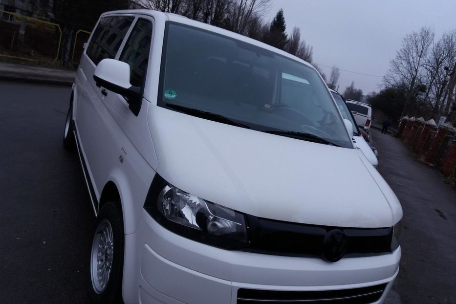 Продам Volkswagen T5 (Transporter) пасс. 2011 года в Житомире