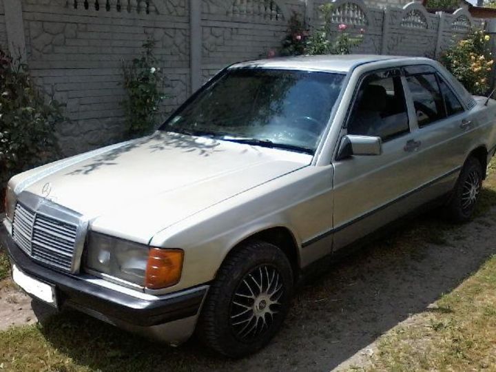 Продам Mercedes-Benz 190 С класс 1985 года в Харькове