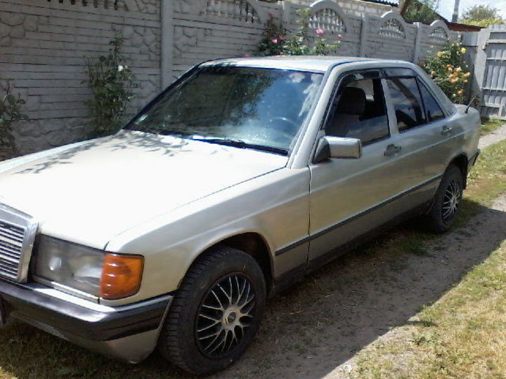 Продам Mercedes-Benz 190 С класс 1985 года в Харькове