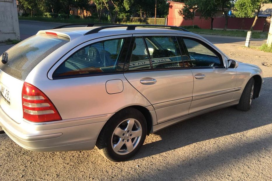 Продам Mercedes-Benz C-Class 2004 года в Киеве