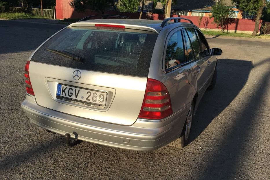 Продам Mercedes-Benz C-Class 2004 года в Киеве