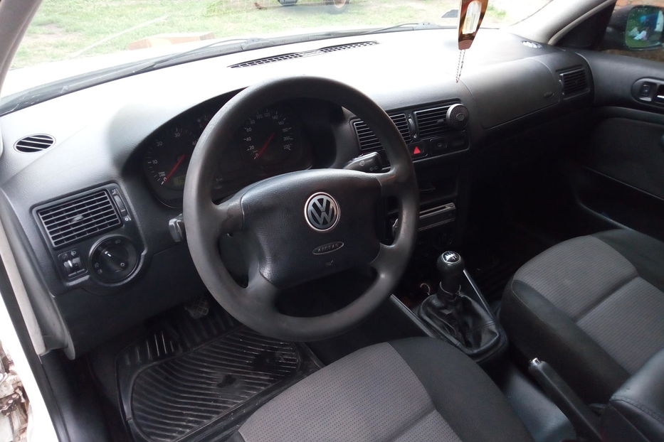 Продам Volkswagen Golf  VI 2000 года в Ровно