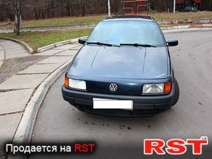 Продам Volkswagen Passat B3 1990 года в Киеве