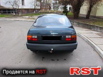 Продам Volkswagen Passat B3 1990 года в Киеве