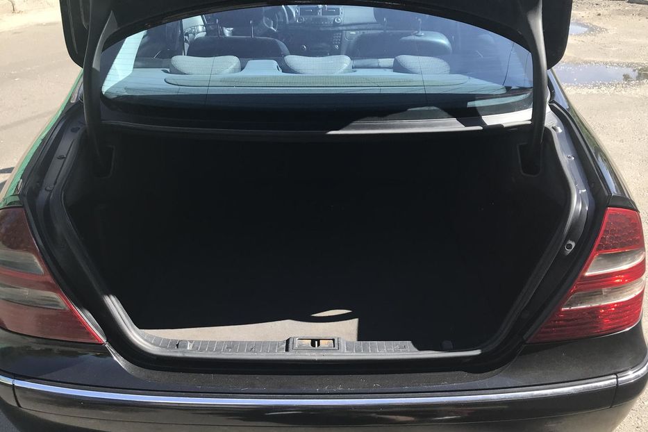 Продам Mercedes-Benz E-Class 2002 года в Киеве