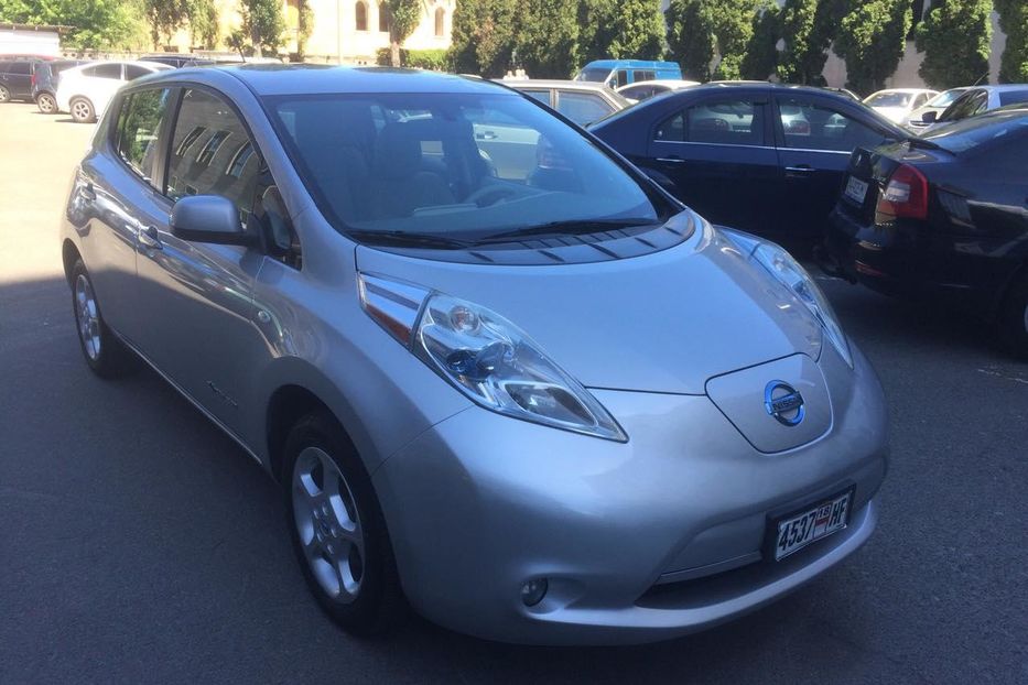 Продам Nissan Leaf 2011 года в Киеве