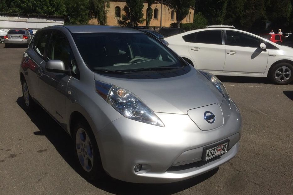 Продам Nissan Leaf 2011 года в Киеве