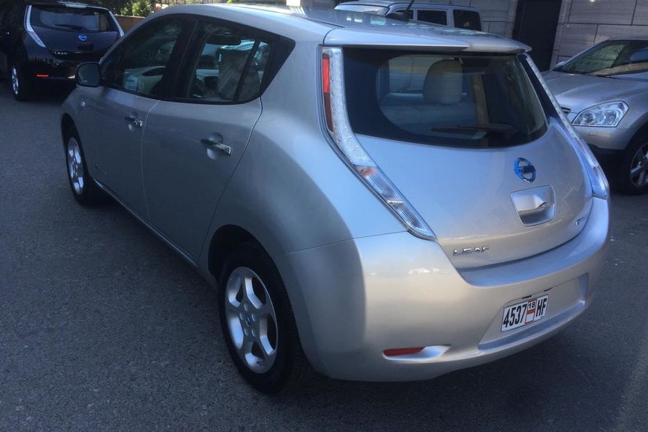 Продам Nissan Leaf 2011 года в Киеве