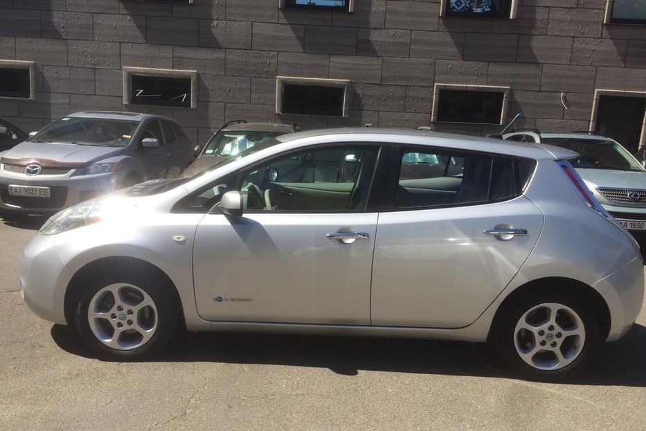 Продам Nissan Leaf 2011 года в Киеве