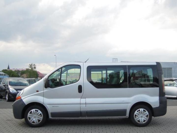 Продам Renault Trafic пасс. 1.9dci 2003 года в Львове