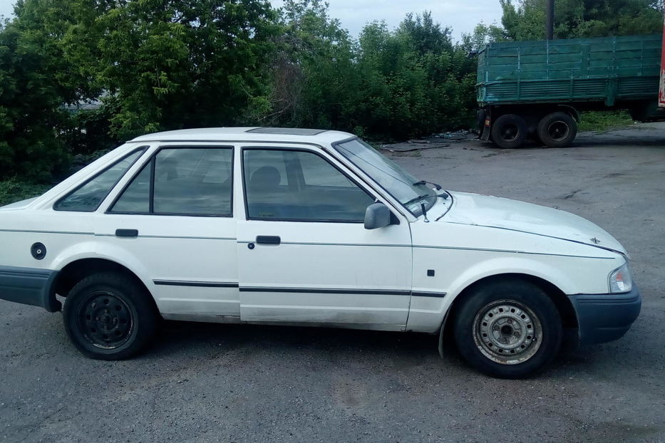 Продам Ford Escort 1990 года в г. Кременчуг, Полтавская область