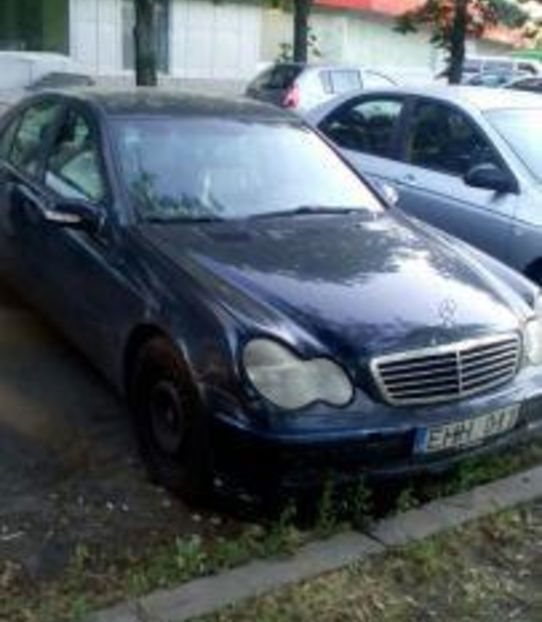 Продам Mercedes-Benz C-Class W203 2000 года в Киеве