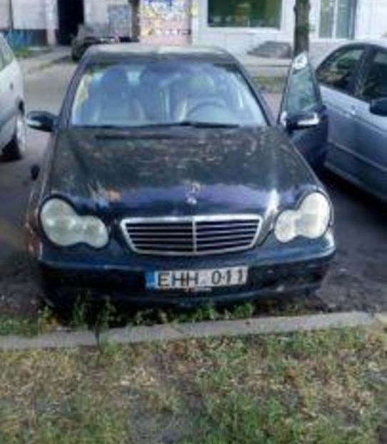 Продам Mercedes-Benz C-Class W203 2000 года в Киеве