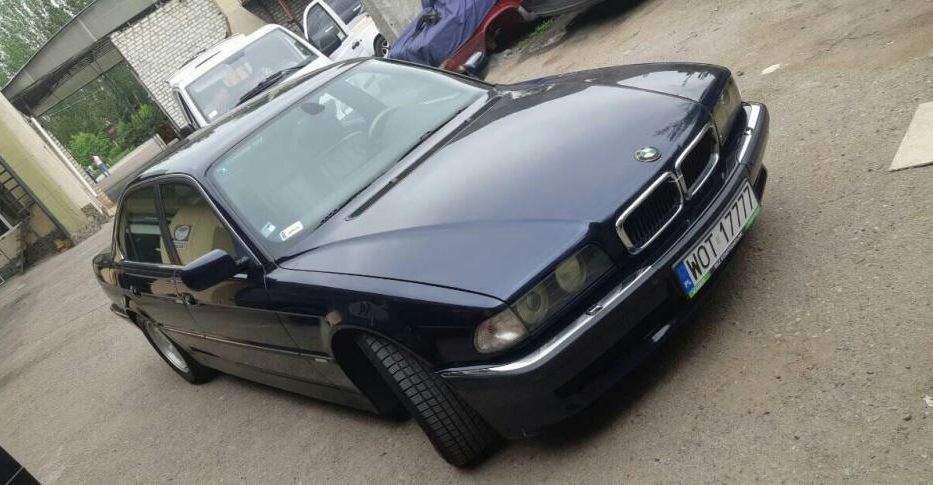 Продам BMW 725 1997 года в Одессе