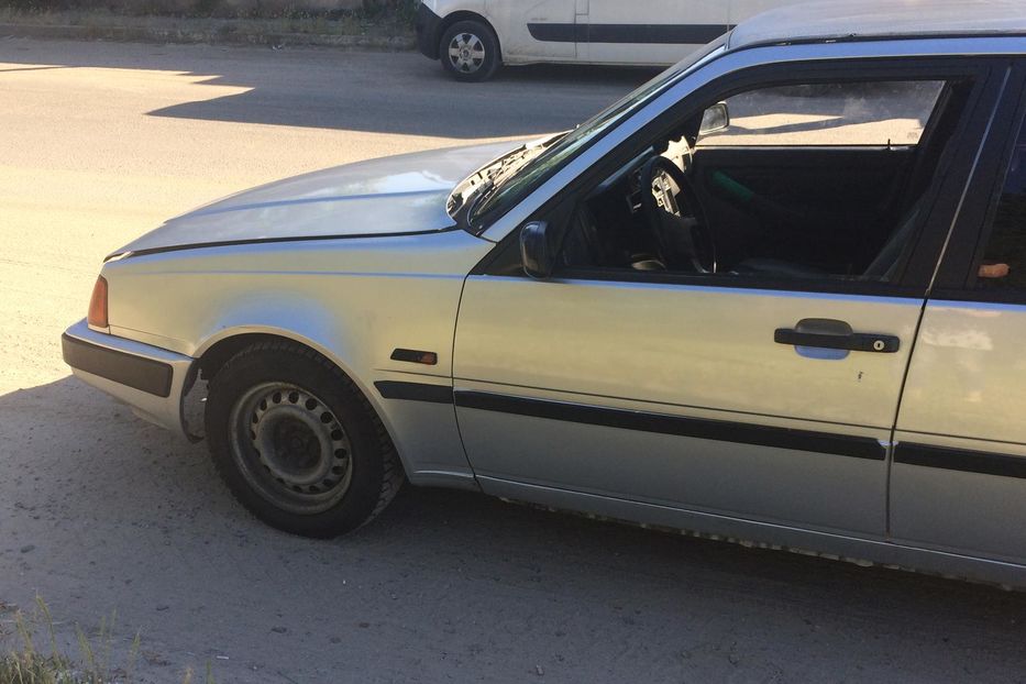 Продам Volvo 460 1993 года в Одессе