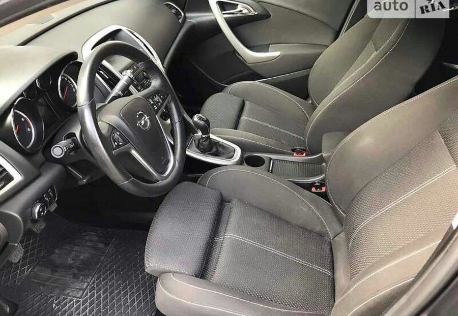 Продам Opel Astra J Sportstouer 2011 года в Тернополе