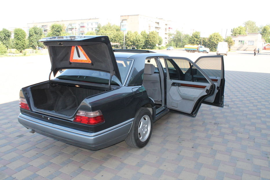 Продам Mercedes-Benz E-Class E220 1994 года в г. Гайсин, Винницкая область