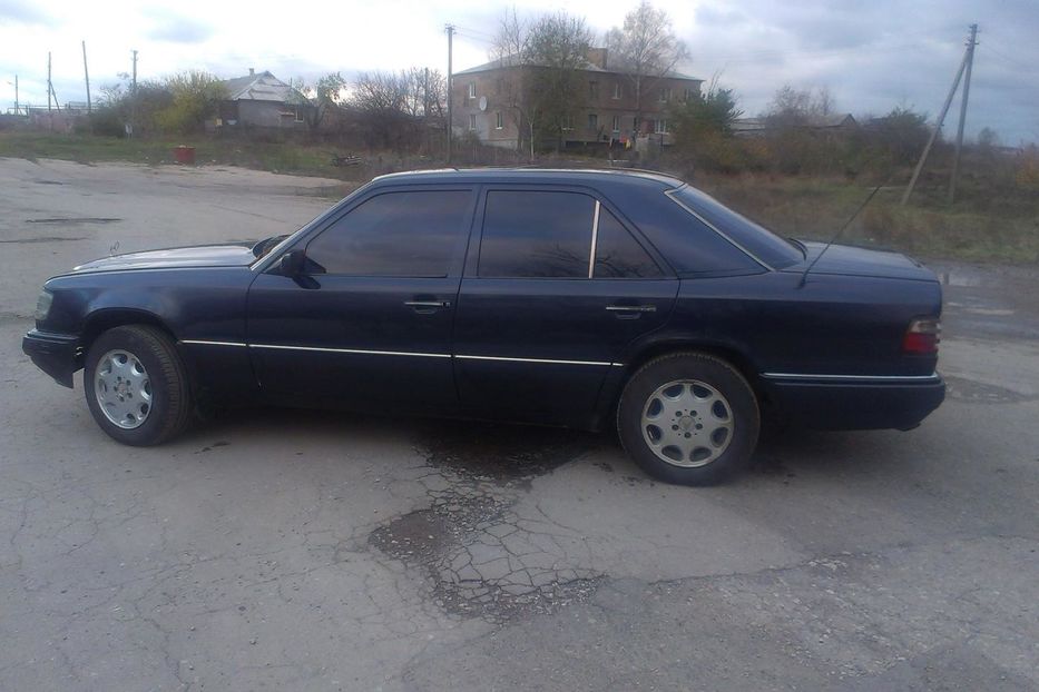 Продам Mercedes-Benz E-Class e220  1994 года в г. Харцызск, Донецкая область
