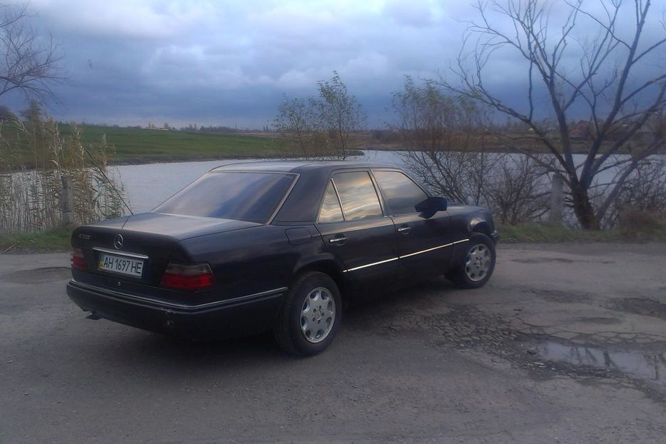 Продам Mercedes-Benz E-Class e220  1994 года в г. Харцызск, Донецкая область