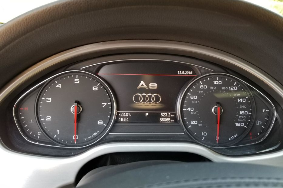 Продам Audi A8 2013 года в Киеве