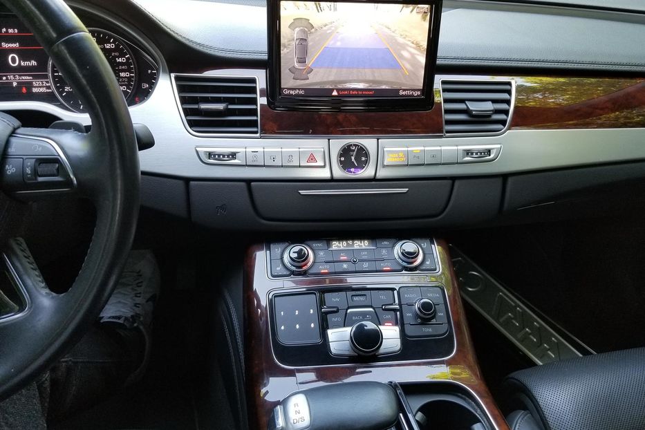 Продам Audi A8 2013 года в Киеве