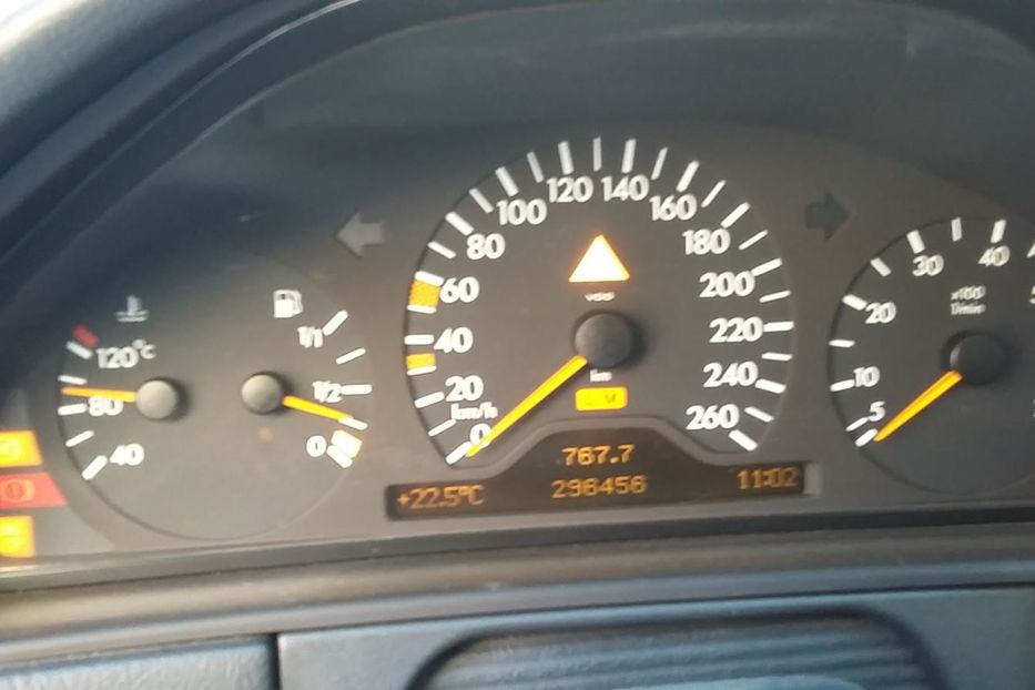 Продам Mercedes-Benz E-Class 1998 года в Киеве