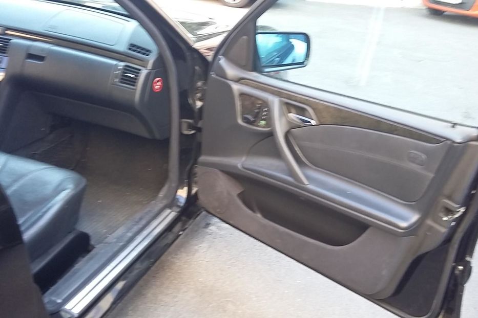 Продам Mercedes-Benz E-Class 1998 года в Киеве