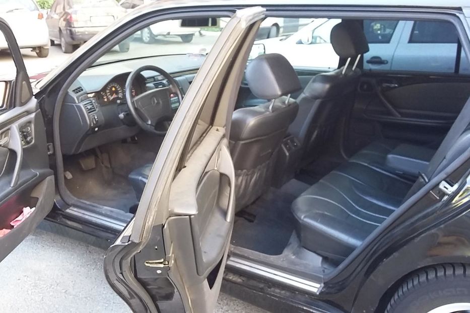 Продам Mercedes-Benz E-Class 1998 года в Киеве