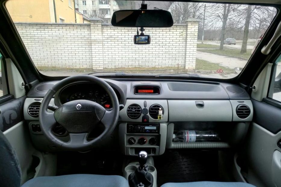 Продам Renault Kangoo пасс. 82hp 2003 года в Львове