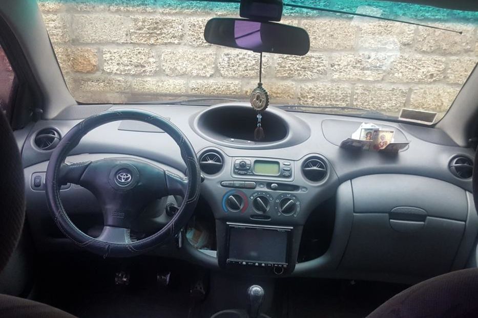 Продам Toyota Yaris 1999 года в Одессе