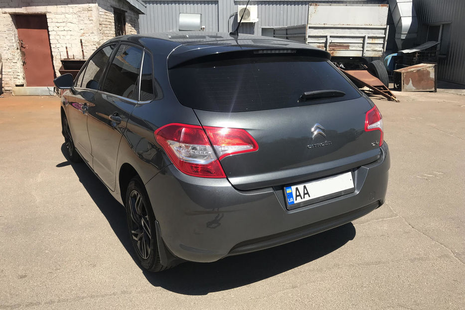 Продам Citroen C4 Tendance 2013 года в Киеве