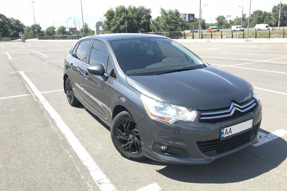 Продам Citroen C4 Tendance 2013 года в Киеве