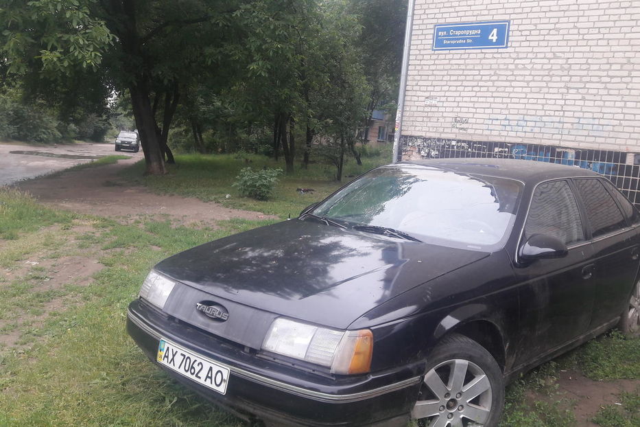 Продам Ford Taurus 1988 года в Харькове