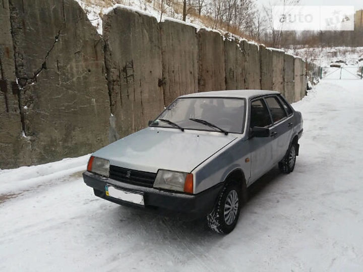 Продам ВАЗ 21099 2004 года в Киеве