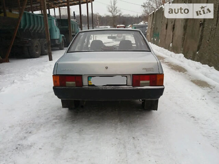 Продам ВАЗ 21099 2004 года в Киеве