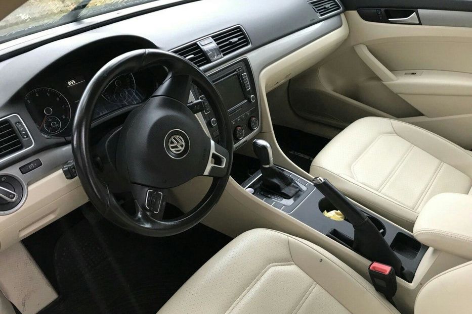 Продам Volkswagen Passat B7 2015 года в Донецке