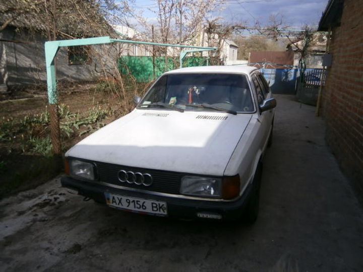 Продам Audi 80 1982 года в Днепре