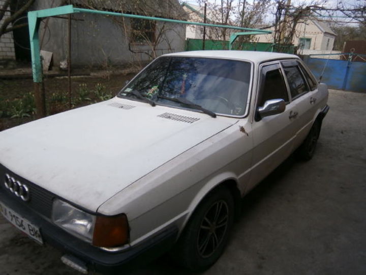 Продам Audi 80 1982 года в Днепре