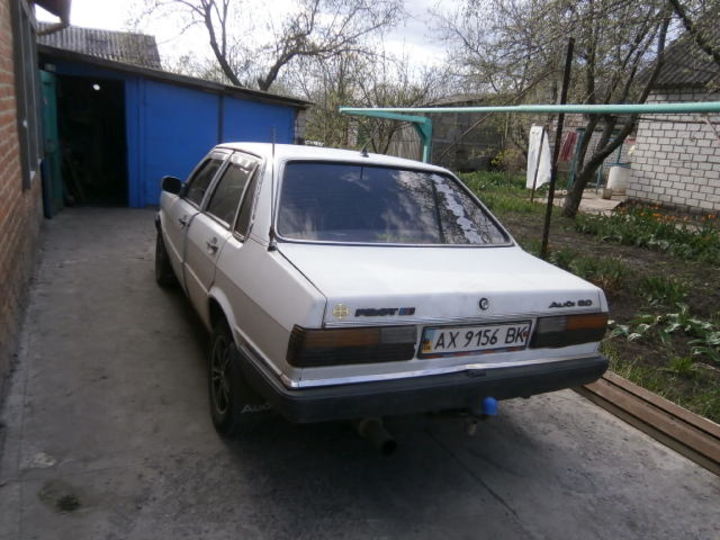 Продам Audi 80 1982 года в Днепре